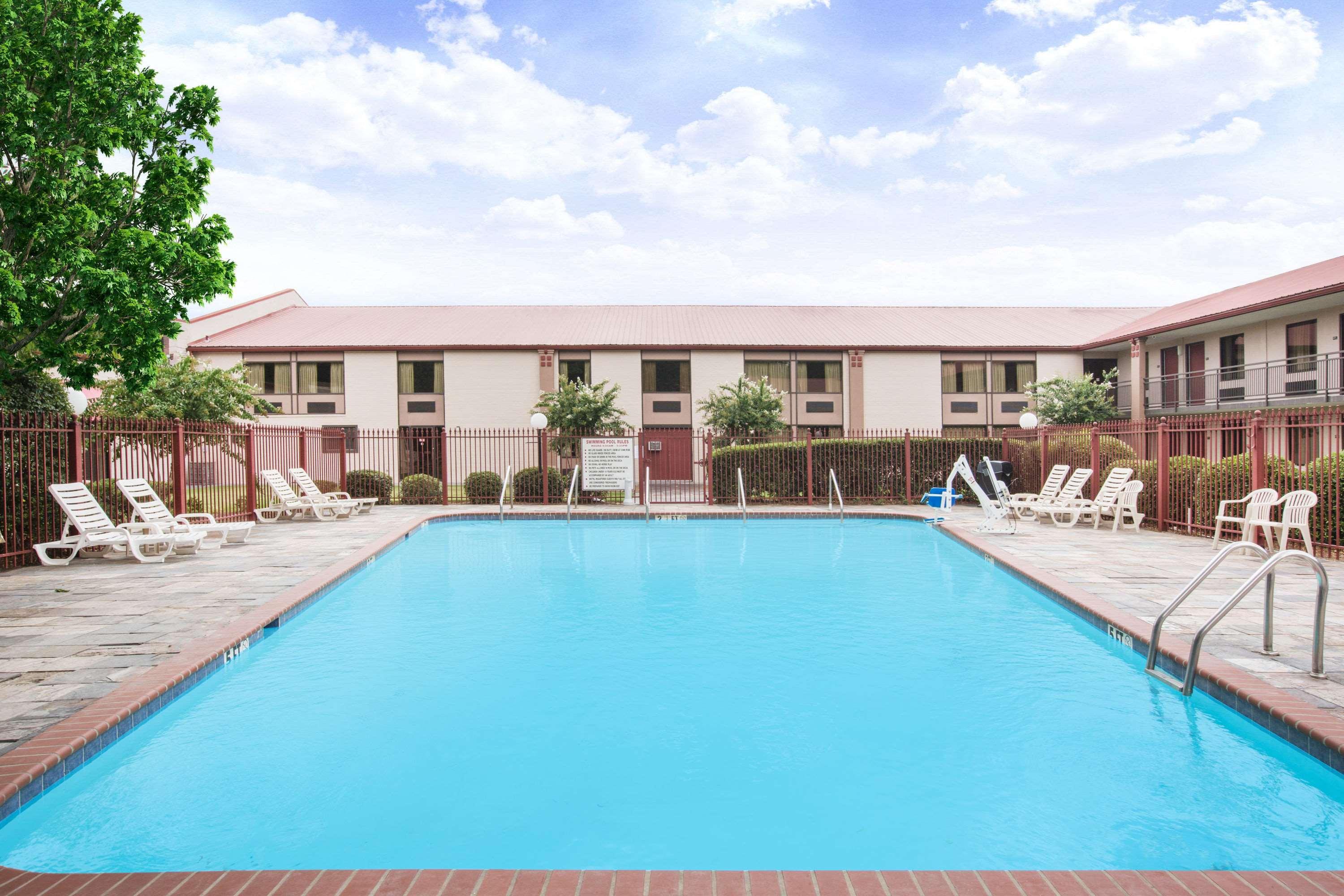 Super 8 By Wyndham Oxford Hotel Exterior photo
